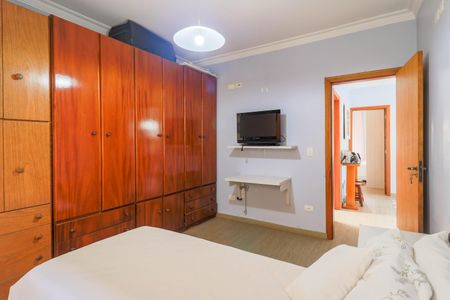 Casa à venda com 320m², 4 quartos e 3 vagasSuíte 2