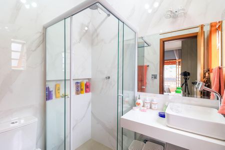 Casa à venda com 320m², 4 quartos e 3 vagasBanheiro da Suíte 1