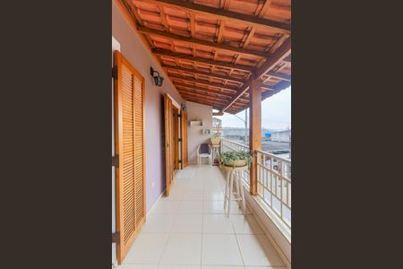 Casa à venda com 320m², 4 quartos e 3 vagasVaranda da Suíte 1