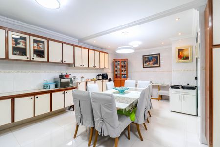 Casa à venda com 320m², 4 quartos e 3 vagasCozinha