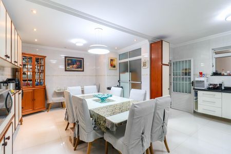 Casa à venda com 320m², 4 quartos e 3 vagasCozinha