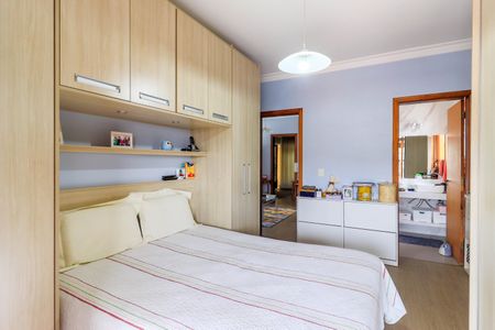 Casa à venda com 320m², 4 quartos e 3 vagasSuíte 1