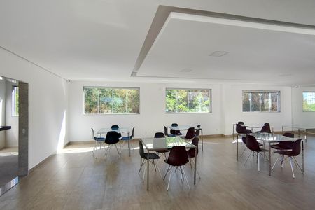 Apartamento para alugar com 56m², 2 quartos e 1 vaga Apartamento para alugar com 56m², 2 quartos e 1 vagaÁrea comum - Salão de festas