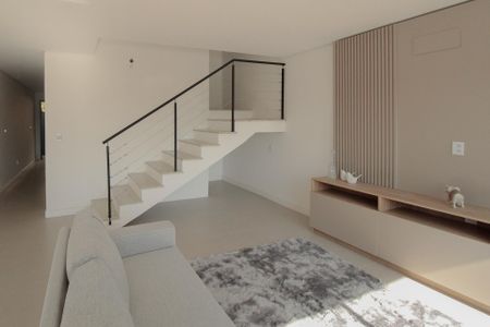 Casa à venda com 210m², 3 quartos e 4 vagas Casa à venda com 210m², 3 quartos e 4 vagasSala