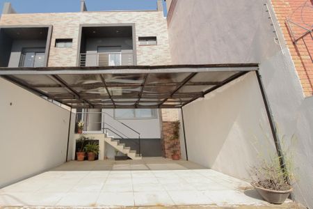 Casa à venda com 210m², 3 quartos e 4 vagas Casa à venda com 210m², 3 quartos e 4 vagasGaragem