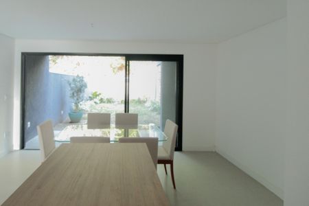 Casa à venda com 210m², 3 quartos e 4 vagas Casa à venda com 210m², 3 quartos e 4 vagasCozinha