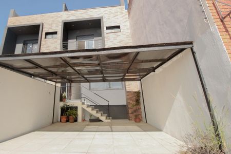 Casa à venda com 210m², 3 quartos e 4 vagas Casa à venda com 210m², 3 quartos e 4 vagasGaragem