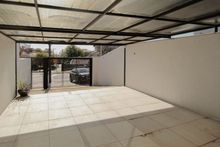 Casa à venda com 210m², 3 quartos e 4 vagas Casa à venda com 210m², 3 quartos e 4 vagasGaragem