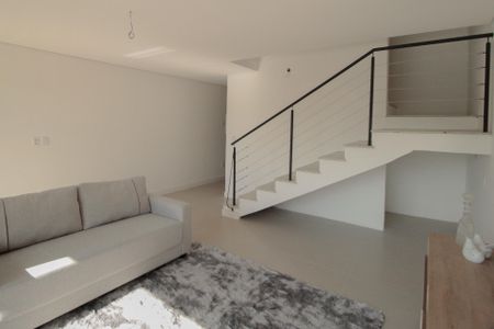Casa à venda com 210m², 3 quartos e 4 vagas Casa à venda com 210m², 3 quartos e 4 vagasSala