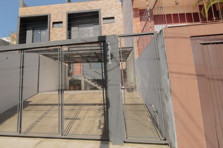 Casa à venda com 210m², 3 quartos e 4 vagas Casa à venda com 210m², 3 quartos e 4 vagasFachada