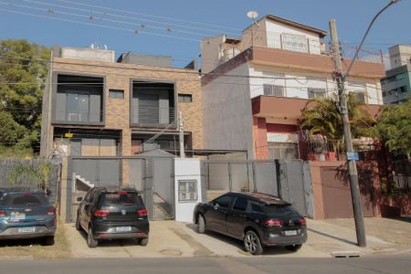 Casa à venda com 210m², 3 quartos e 4 vagas Casa à venda com 210m², 3 quartos e 4 vagasFachada