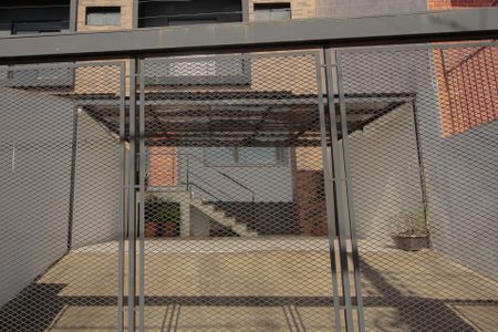 Casa à venda com 210m², 3 quartos e 4 vagas Casa à venda com 210m², 3 quartos e 4 vagasFachada