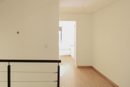 Casa à venda com 210m², 3 quartos e 4 vagas Casa à venda com 210m², 3 quartos e 4 vagasCorredor