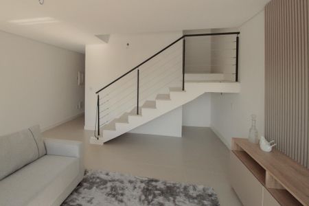 Casa à venda com 210m², 3 quartos e 4 vagas Casa à venda com 210m², 3 quartos e 4 vagasSala