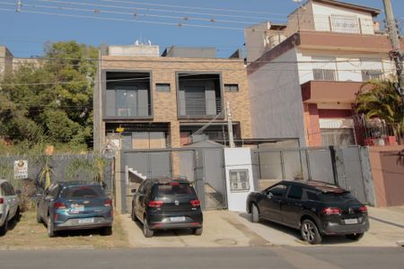 Casa à venda com 210m², 3 quartos e 4 vagas Casa à venda com 210m², 3 quartos e 4 vagasFachada