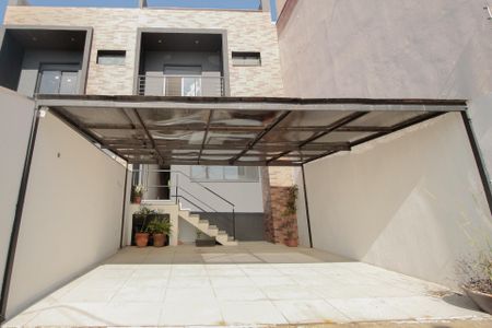 Casa à venda com 210m², 3 quartos e 4 vagas Casa à venda com 210m², 3 quartos e 4 vagasÁrea Externa