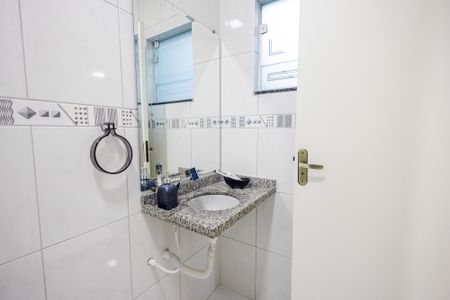 Casa à venda com 75m², 2 quartos e 1 vaga Casa à venda com 75m², 2 quartos e 1 vagaBanheiro 2