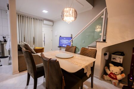 Casa à venda com 75m², 2 quartos e 1 vaga Casa à venda com 75m², 2 quartos e 1 vagaSala