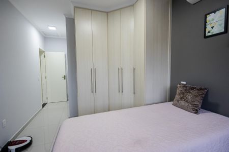 Casa à venda com 75m², 2 quartos e 1 vaga Casa à venda com 75m², 2 quartos e 1 vagaQuarto 2