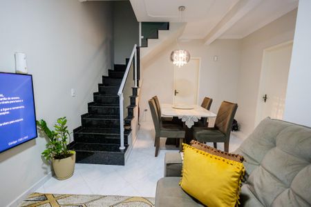 Casa à venda com 75m², 2 quartos e 1 vaga Casa à venda com 75m², 2 quartos e 1 vagaSala