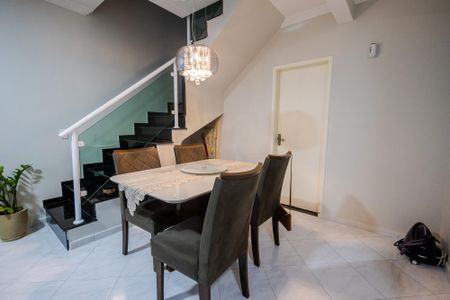 Casa à venda com 75m², 2 quartos e 1 vaga Casa à venda com 75m², 2 quartos e 1 vagaSala