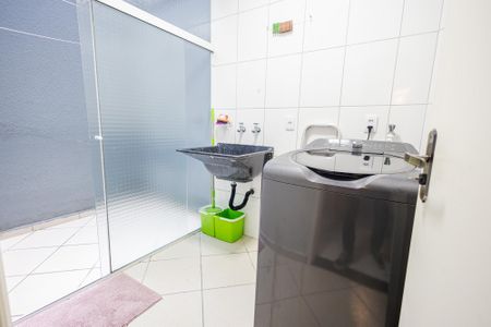 Casa à venda com 75m², 2 quartos e 1 vaga Casa à venda com 75m², 2 quartos e 1 vagaÁrea de Serviço