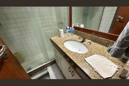 Apartamento à venda com 172m², 4 quartos e 2 vagasBanheiro Social