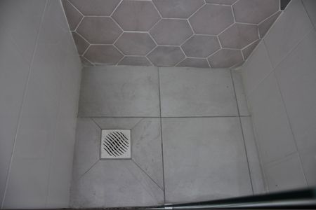 Apartamento à venda com 42m², 2 quartos e 1 vaga Apartamento à venda com 42m², 2 quartos e 1 vagaBanheiro Social