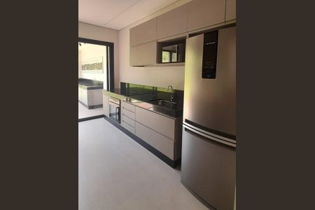 Casa de condomínio para alugar com 208m², 3 quartos e 2 vagas