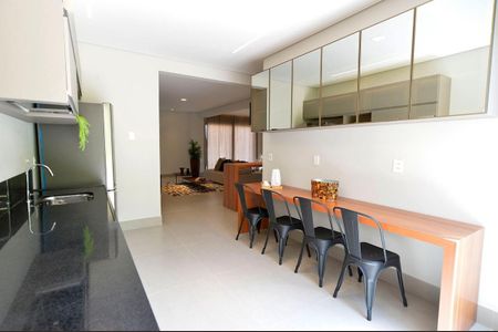 Casa de condomínio para alugar com 208m², 3 quartos e 2 vagas