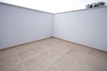 Apartamento à venda com 98m², 2 quartos e 2 vagas Apartamento à venda com 98m², 2 quartos e 2 vagasQuintal