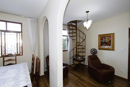 Apartamento para alugar com 166m², 3 quartos e 2 vagasSala