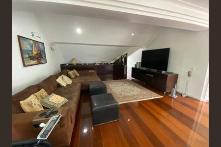 Casa à venda com 872m², 4 quartos e 4 vagas