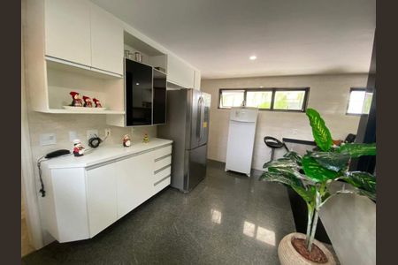 Casa à venda com 872m², 4 quartos e 4 vagas