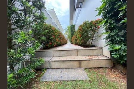 Casa à venda com 872m², 4 quartos e 4 vagas