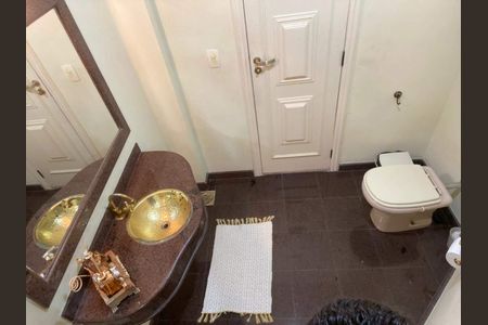 Casa à venda com 872m², 4 quartos e 4 vagas