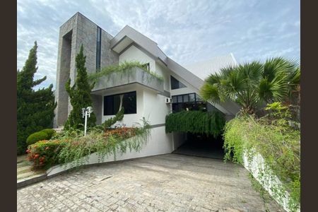 Casa à venda com 872m², 4 quartos e 4 vagas