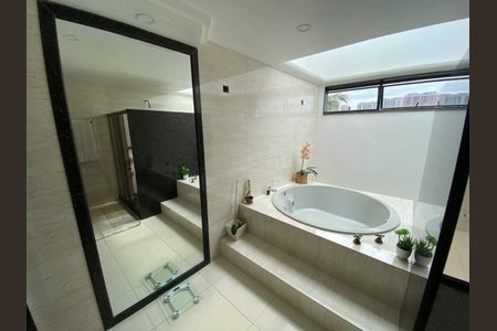 Casa à venda com 872m², 4 quartos e 4 vagas