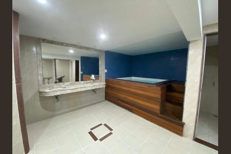 Casa à venda com 872m², 4 quartos e 4 vagas