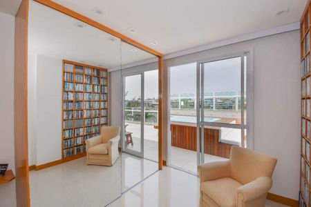 Apartamento à venda com 215m², 3 quartos e 4 vagas