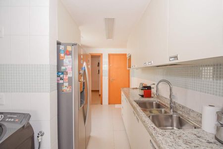 Apartamento à venda com 215m², 3 quartos e 4 vagas