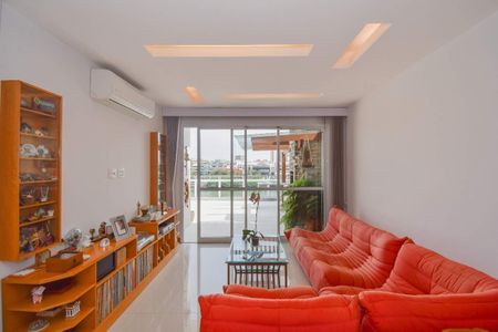 Apartamento à venda com 215m², 3 quartos e 4 vagas