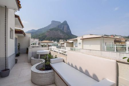 Apartamento à venda com 215m², 3 quartos e 4 vagas
