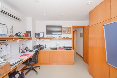 Apartamento à venda com 215m², 3 quartos e 4 vagas