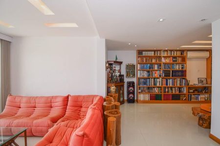 Apartamento à venda com 215m², 3 quartos e 4 vagas