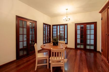 Casa à venda com 583m², 4 quartos e 3 vagasSala de Jantar