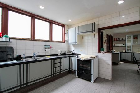 Casa à venda com 583m², 4 quartos e 3 vagasCozinha