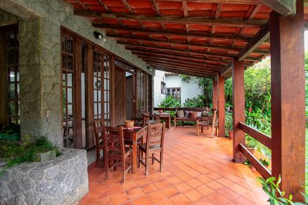 Casa à venda com 583m², 4 quartos e 3 vagasGaleria