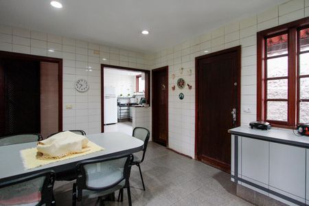 Casa à venda com 583m², 4 quartos e 3 vagasCozinha