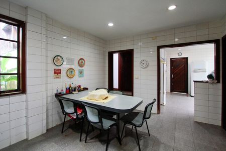 Casa à venda com 583m², 4 quartos e 3 vagasCozinha
